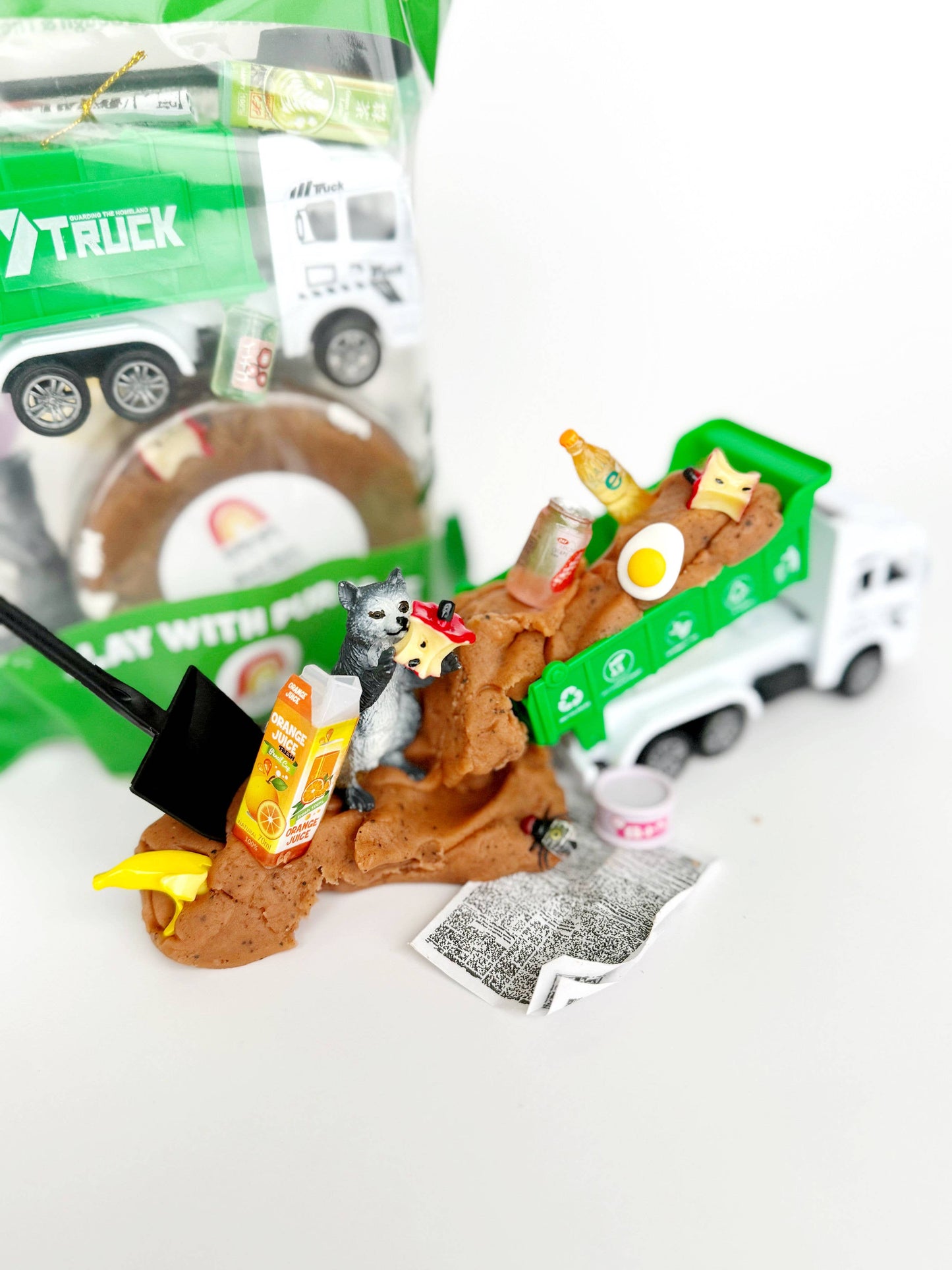 Garbage (Root Beer) KidDough Play Kit